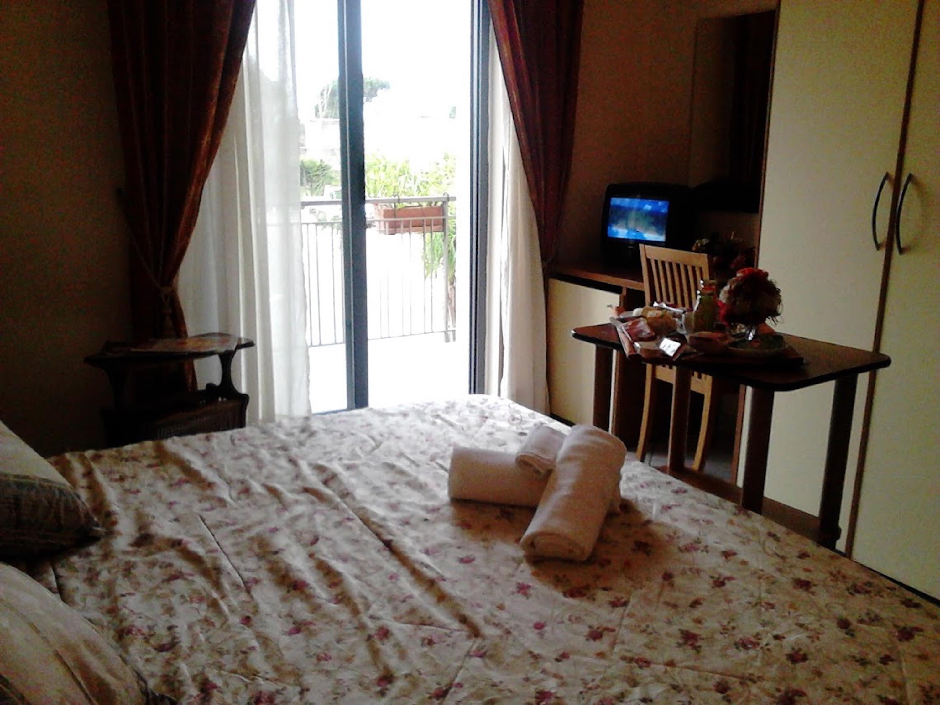 ליקולה Hotel Happy Days מראה חיצוני תמונה