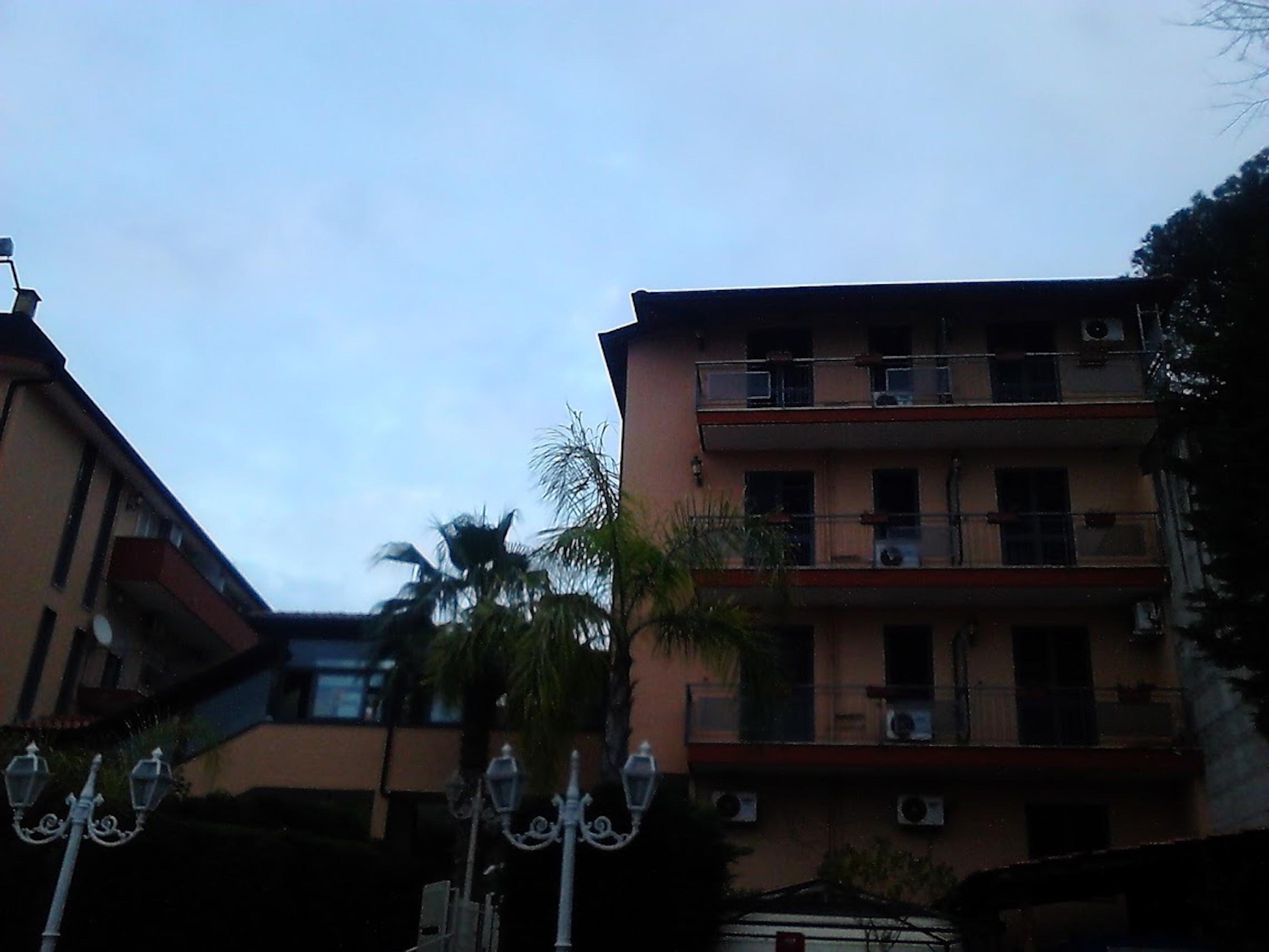 ליקולה Hotel Happy Days מראה חיצוני תמונה
