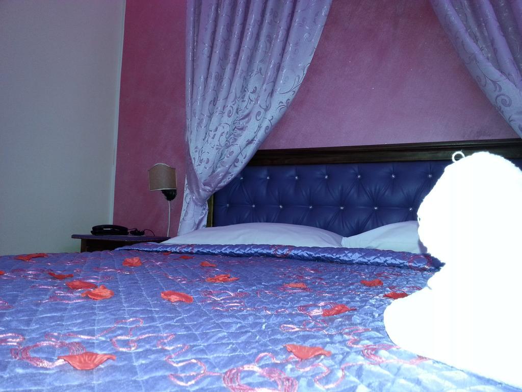 ליקולה Hotel Happy Days מראה חיצוני תמונה